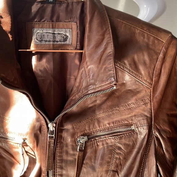 Brown leather jacket - Picture 2 of 6